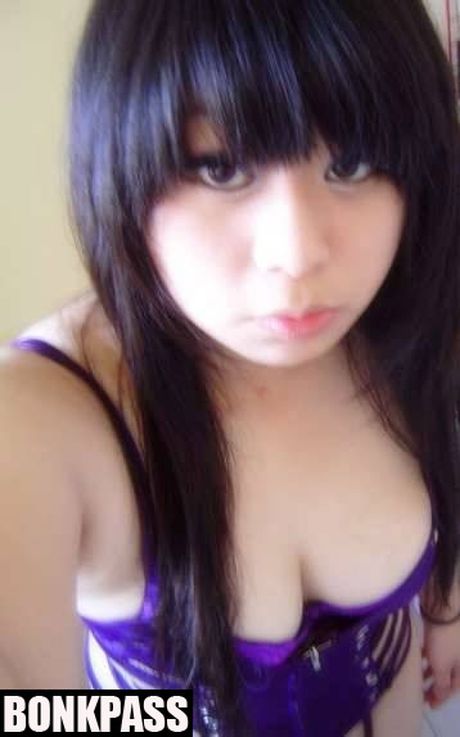 Chubby Chinese girl fucking with boyfriend in motel