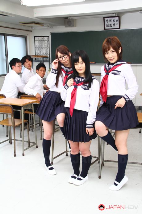 School girl Kaede Oshiro rides virgin guy at the toilet
