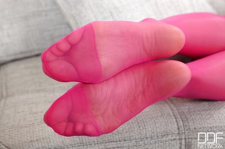 Stunning vietnamese babe Pussykat in nasty foot fetish